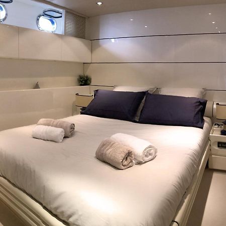 Home Sweet Boat - Chambres D'Hotes Empuriabrava Ngoại thất bức ảnh