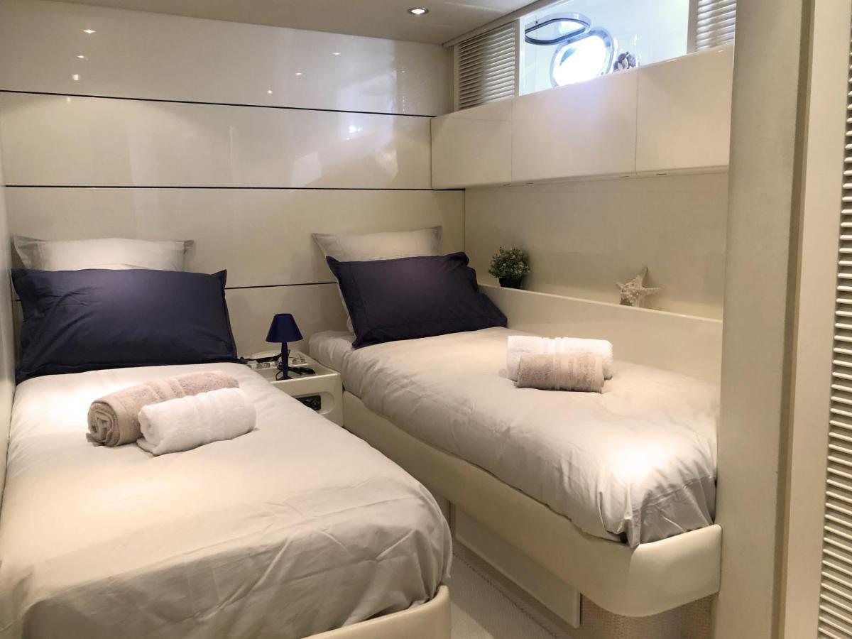 Home Sweet Boat - Chambres D'Hotes Empuriabrava Ngoại thất bức ảnh