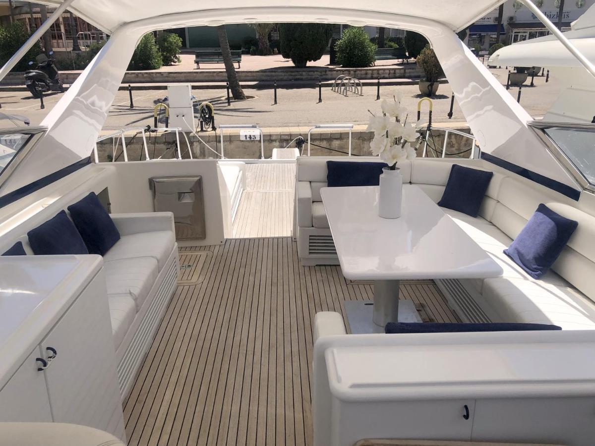 Home Sweet Boat - Chambres D'Hotes Empuriabrava Ngoại thất bức ảnh