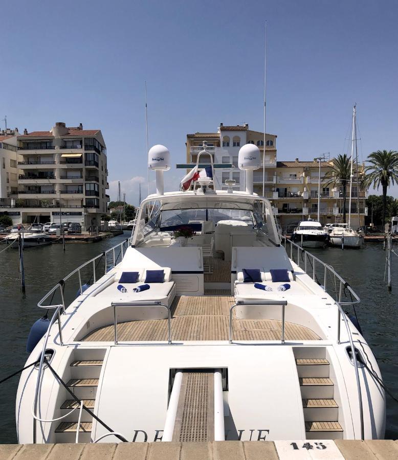 Home Sweet Boat - Chambres D'Hotes Empuriabrava Ngoại thất bức ảnh